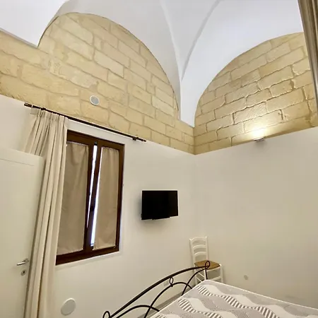 Nella Corte Di Lecce