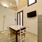 Nella Corte Di Lejlighed Lecce