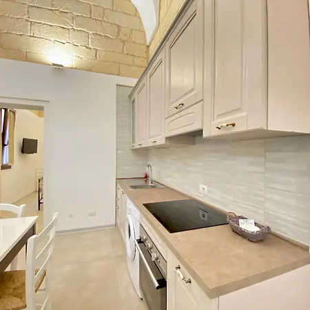 Nella Corte Di Apartament