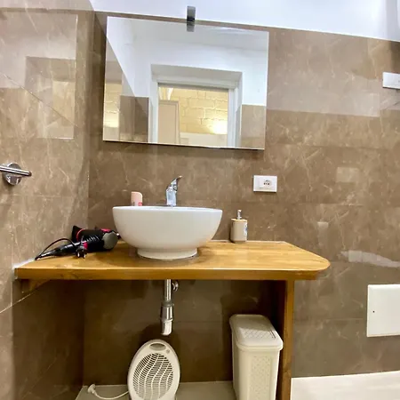 Nella Corte Di Lecce