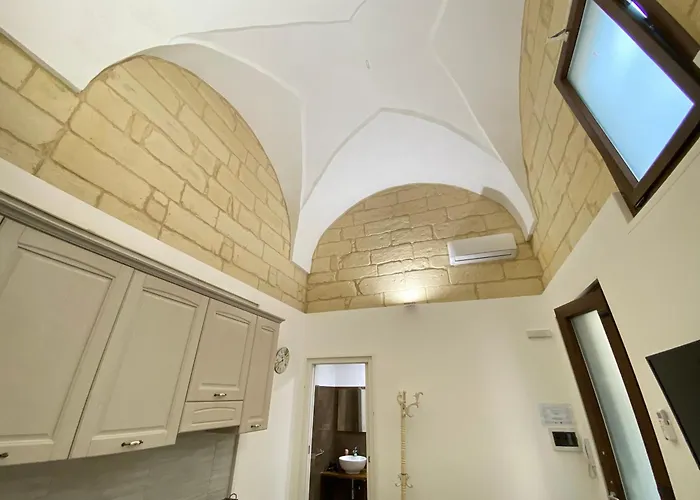 Nella Corte Di 莱切