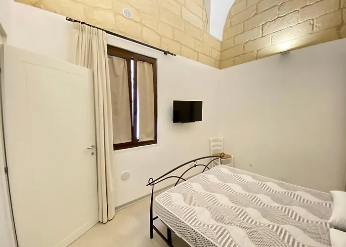 Nella Corte Di 莱切