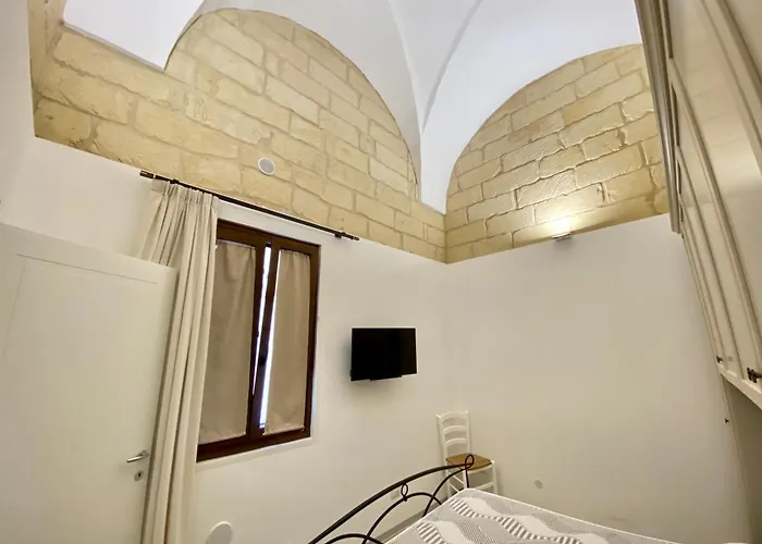 Nella Corte Di 莱切