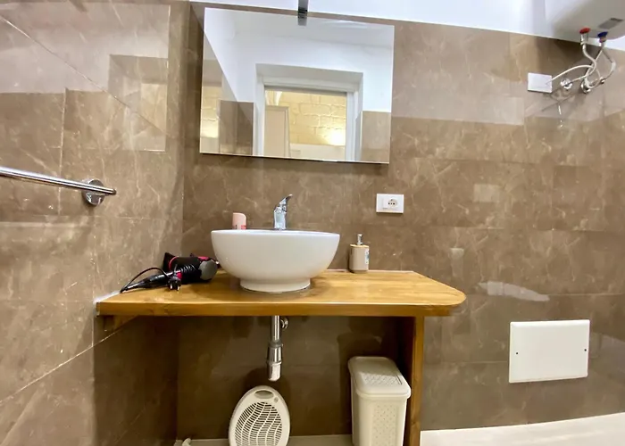 Nella Corte Di 莱切